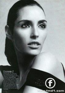 Danielle_Zinaich_01__21_.jpg