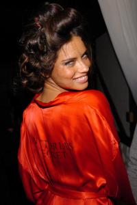 backstage_victoria_secret_10th_show_38.jpg