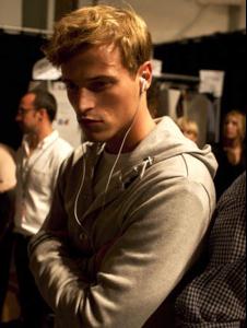 larsbackstagejohnvarvatosss073vn3.jpg