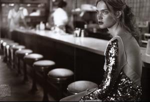 NataliaVodianova_VogueJP_1102b.jpg