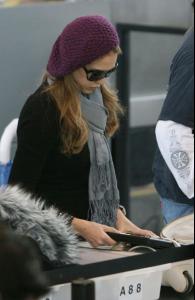 jessica_alba_lax_4.jpg