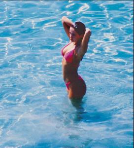 natalia_oreiro_bikini_9_.jpg