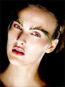 blk2-793-Anna_Eirikh-VogueDE1102-ph.jpg
