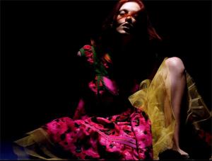 blk2-712-Karen_Elson-POP_AW2004-ph_.jpg