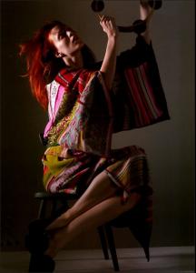 blk2-710-Karen_Elson-POP_AW2004-ph_.jpg