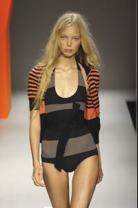 Tanya_DKNYSS08_03.jpg