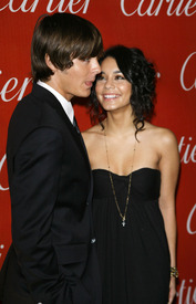 celeb-city.eu_Vanessa_Hudgens_Palm_Springs_IFF_Awards_Gala_01-05-2007_005.jpg