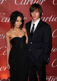 celeb-city.eu_Vanessa_Hudgens_Palm_Springs_IFF_Awards_Gala_01-05-2007_020.jpg