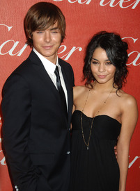 celeb-city.eu_Vanessa_Hudgens_Palm_Springs_IFF_Awards_Gala_01-05-2008_015.JPG