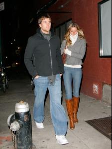 67581_Gisele_Bundchen_NYC_Candids_0.jpg