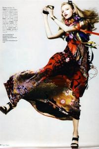 Vlada_Vogue_JAP_Feb_08_afloralbohemia_byJasonKibbler_LJ_fakingfashion8.jpg