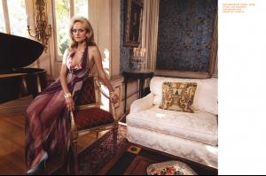 amber_versace_fw00_byStevenMeisel5.jpg