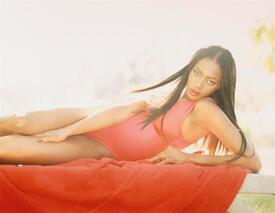 stevenmeisel_vogueit_dec1994_naomicampbell_07.jpg