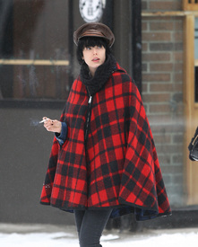 Preppie_-_Agyness_Deyn_out_and_about_in_new_York_City_-_Jan._1_2010_5136.jpg