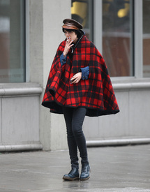 Preppie_-_Agyness_Deyn_out_and_about_in_new_York_City_-_Jan._1_2010_6183.jpg