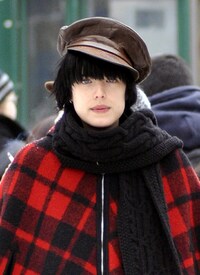 Preppie_-_Agyness_Deyn_out_and_about_in_new_York_City_-_Jan._1_2010_624.jpg