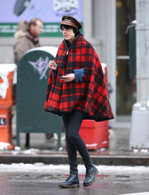 Preppie_-_Agyness_Deyn_out_and_about_in_new_York_City_-_Jan._1_2010_7222.jpg