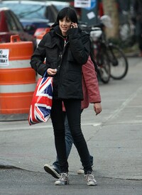 Preppie_-_Agyness_Deyn_out_and_about_in_SoHo_-_Jan._15_2010_3104.jpg