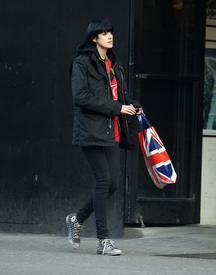 Preppie_-_Agyness_Deyn_out_and_about_in_SoHo_-_Jan._15_2010_8168.jpg