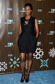 celebrity-paradise.com-The_Elder-Aisha_Tyler_2010-01-11_-_Fox_Winter_2010_All-Star_Party_in_LA.jpg