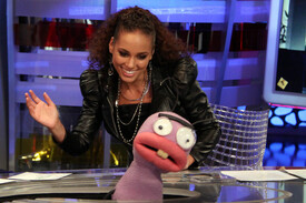 Preppie_-_Alicia_Keys_appearing_on_the_Spanish_TV_show_El_Hormiguero_in_Spain_-_Jan._19_2010_0164.jpg