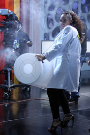 Preppie_-_Alicia_Keys_appearing_on_the_Spanish_TV_show_El_Hormiguero_in_Spain_-_Jan._19_2010_6211.jpg