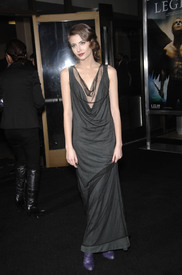 celebrity-paradise.com-The_Elder-Willa_Holland_2010-01-21_-_Legion_World_Premiere_in_Hollywood_2305.jpg