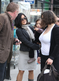 salma_hayek_tikipeter_celebritycity_001.jpg