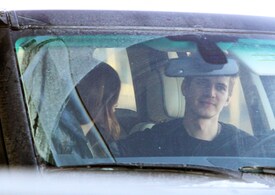 Preppie_-_Rachel_Bilson_at_the_airport_in_Toronto_-_Jan._10_2010_677.jpg