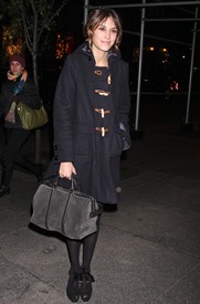 Preppie_-_Alexa_Chung_at_the_Louis_Vuitton_store_in_New_York_City_-_Dec._10_2009_523.jpg