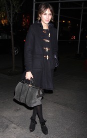 Preppie_-_Alexa_Chung_out_1_about_in_new_York_City_-_Dec._10_2009_331.jpg