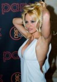 th_Pamela_Anderson_at_t-4.jpg