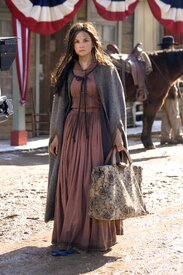 Rachael_Leigh_Cook-Into_The_West_stills_005.jpg