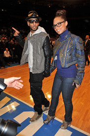 celebrity_paradise.com_TheElder_AliciaKeys2011_01_27_atMiamiHeatvsNYKnicksgameatMadisonSquareGarden1.jpg