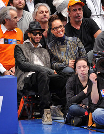 celebrity_paradise.com_TheElder_AliciaKeys2011_01_27_atMiamiHeatvsNYKnicksgameatMadisonSquareGarden4.jpg