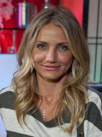 celebrity_paradise.com_TheElder_CameronDiaz2011_01_10_visitYoungHollywood.cominLA13.jpg