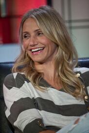 celebrity_paradise.com_TheElder_CameronDiaz2011_01_10_visitYoungHollywood.cominLA15.jpg