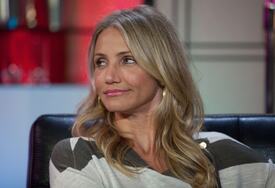 celebrity_paradise.com_TheElder_CameronDiaz2011_01_10_visitYoungHollywood.cominLA16.jpg