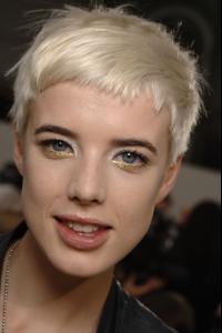 57037_celebrity_city_Chanel_Paris_Fashion_Show_Backstage_14_123_580lo.jpg