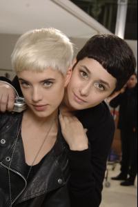 56967_celebrity_city_Chanel_Paris_Fashion_Show_Backstage_10_123_476lo.jpg