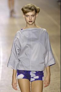 63259_Issey_Miyake_S_S_07_Paris_Fashion_Show_CCBN003_122_458lo.jpg