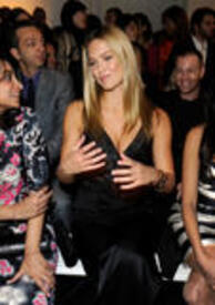 th_Bar_Refaeli_Escada_Sport_Show20.jpg