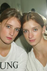 roos_Balenciaga_Spring_2004_Backstage.jpg