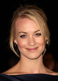 Yvonne_Strahovski_2011_NBC_Universal_Golden_Globes_Party_01.jpg