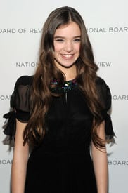 97336_Tikipeter_Hailee_Steinfeld_2011_Motion_Pictures_Gala_005_122_411lo.jpg