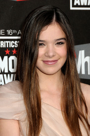 73396_Hailee_Steinfeld_Critics_Choice_Movies_Awards_J0001_007_122_75lo.jpg