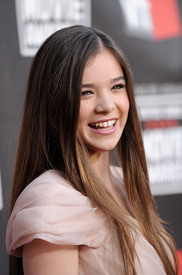 73487_Hailee_Steinfeld_Critics_Choice_Movies_Awards_J0001_003_122_547lo.jpg