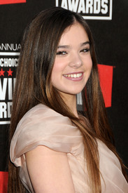 73444_Hailee_Steinfeld_Critics_Choice_Movies_Awards_J0001_001_122_170lo.jpg