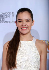 39152_Tikipeter_Hailee_Steinfeld_GG_Jan_16_1_053_122_381lo.jpg