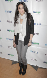 77898_emmanuelle_chriqui_britafilterforgood_sundan.jpg